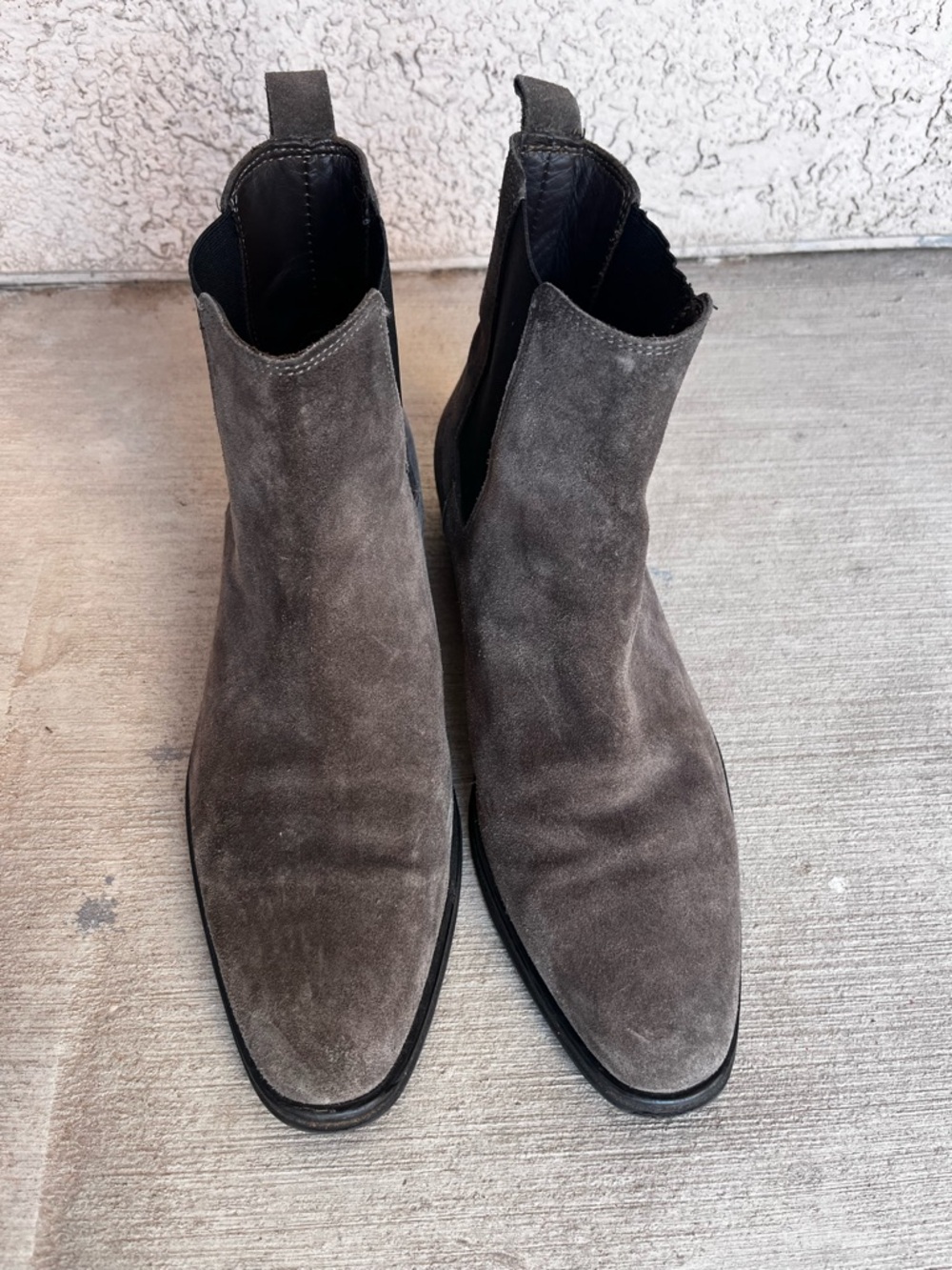 Bruno Magli Men's Taupe Suede Chukka Boots 9M